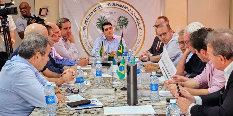 Governo do RN e setores produtivos discutem estratégias diante do aumento de tarifas dos EUA