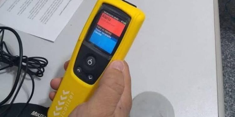 PRF prende homem por embriaguez ao volante e por dirigir sem CNH na BR-304