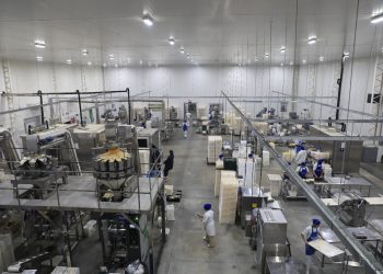 Governadora assina projeto que institui a Política Industrial do RN e lança programa RN + Moradia