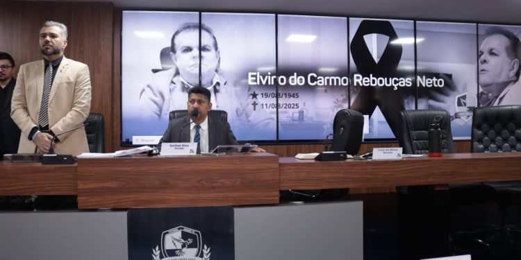Câmara e Prefeitura decretam luto oficial pelo falecimento do economista Elviro Rebouças