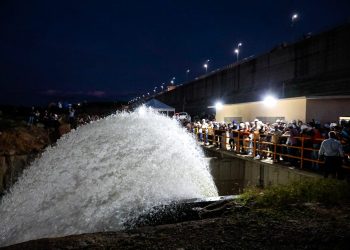 Abertura das comportas: águas do Rio São Francisco seguem para Itajá