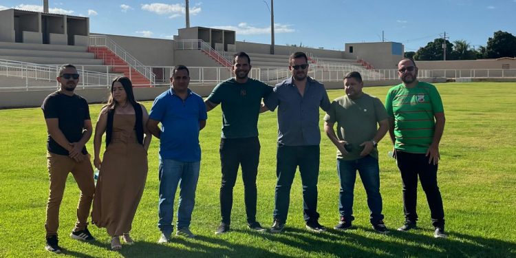 Diretoria do Baraúnas visita estádio em Serra do Mel e aguarda liberação para a Segunda Divisão