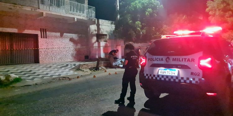 Jovem de 20 anos é morto a tiros no bairro Bom Jardim