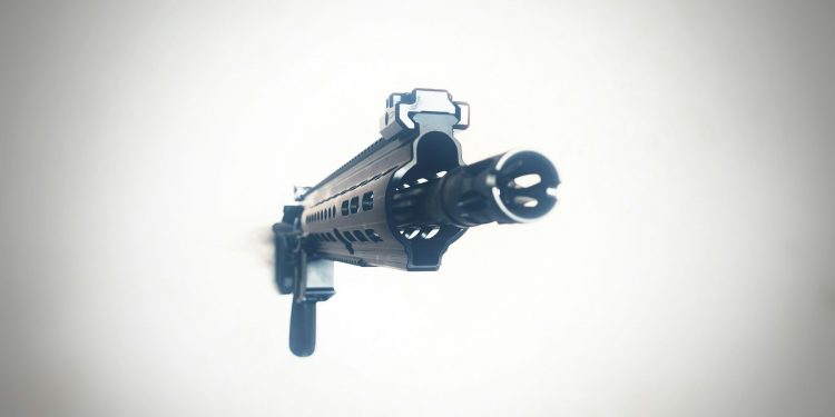 Criança ferida com arma de pressão enfrenta atraso em cirurgia e Justiça determina indenização