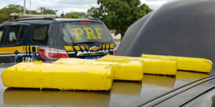 PRF apreende 4kg de cocaína e prende homem em Mossoró