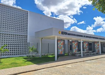 Governadora assina ordem de serviço para construção do IERN de Mossoró