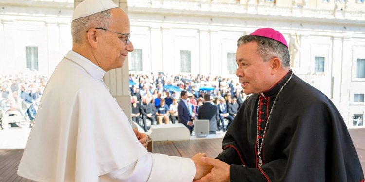 Bispo da Diocese de Mossoró visita o Papa Leão XIV no Vaticano