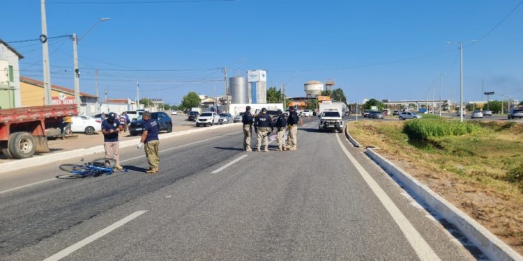 Ciclista morre atropelado por caminhão na saída de Mossoró para Natal