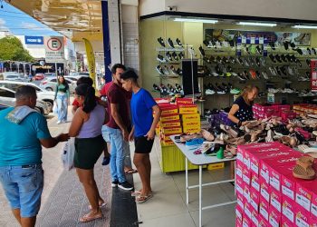 Comércio do Centro funciona normalmente no feriado da Abolição em Mossoró