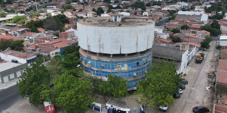 Instabilidade na rede elétrica interrompe operação de poços da Caern em Mossoró