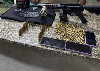 Polícia Militar apreende fuzil, granada e prende quatro pessoas na zona rural de Mossoró
