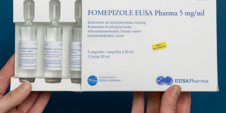 Ministério da Saúde anuncia compra de medicamento para tratamento de intoxicação por metanol